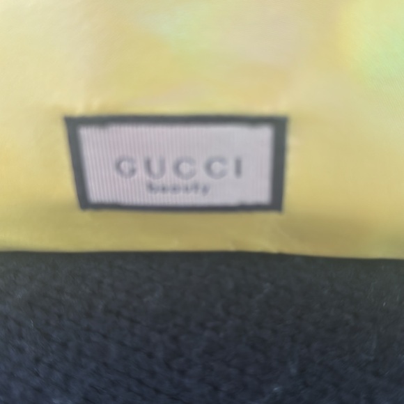 Gucci yellow makup bag - Picture 2 of 5